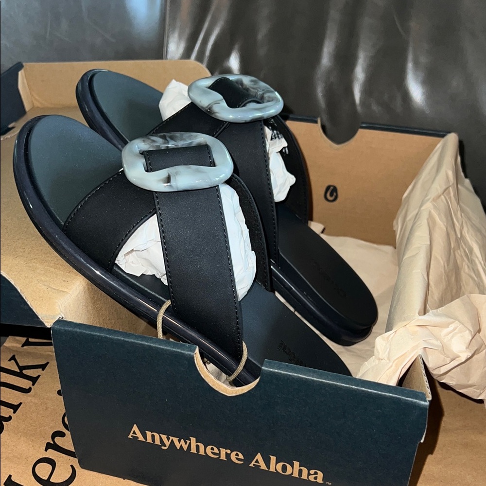NWT OluKai Black Sandals with Silver Lava Buckle